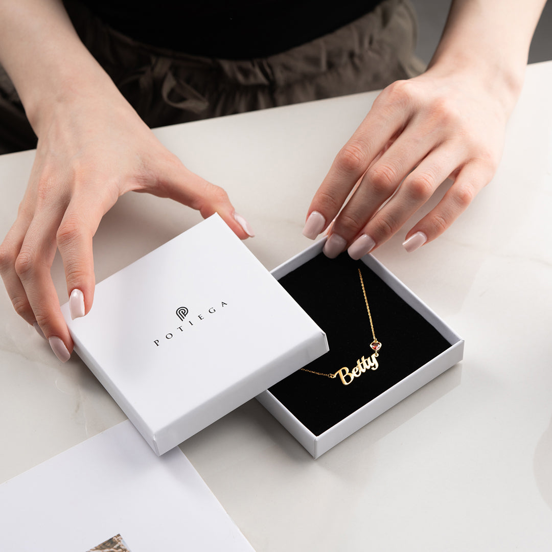 Where to Buy a High-Quality Personalised Name Necklace in the UK