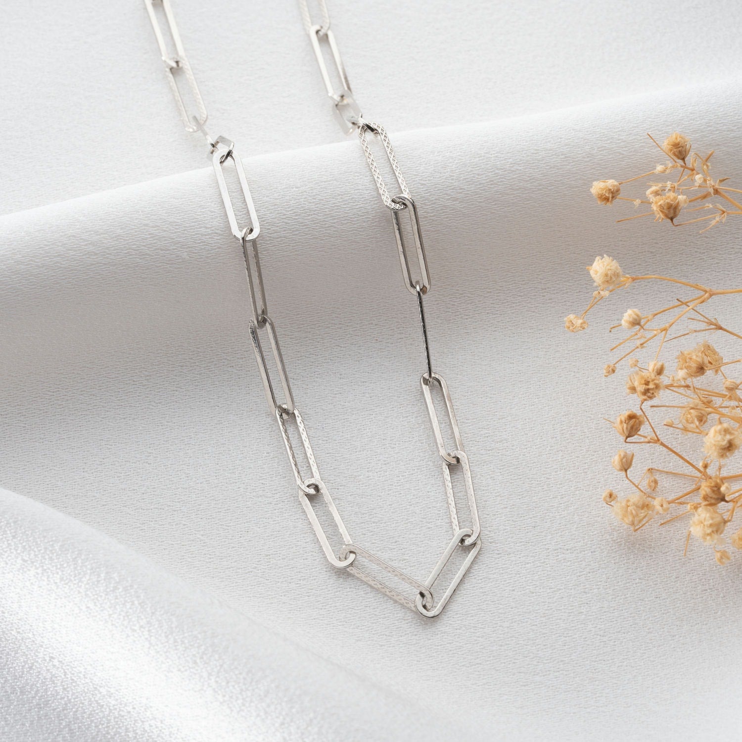 Textured Paperclip Chain Necklace