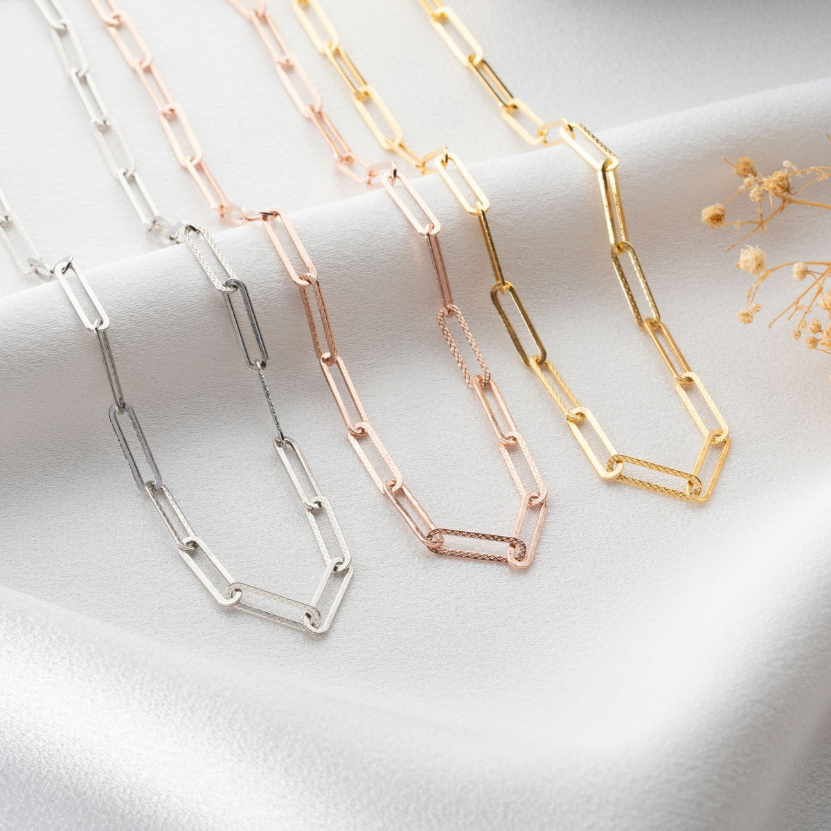 Textured Paperclip Chain Necklace