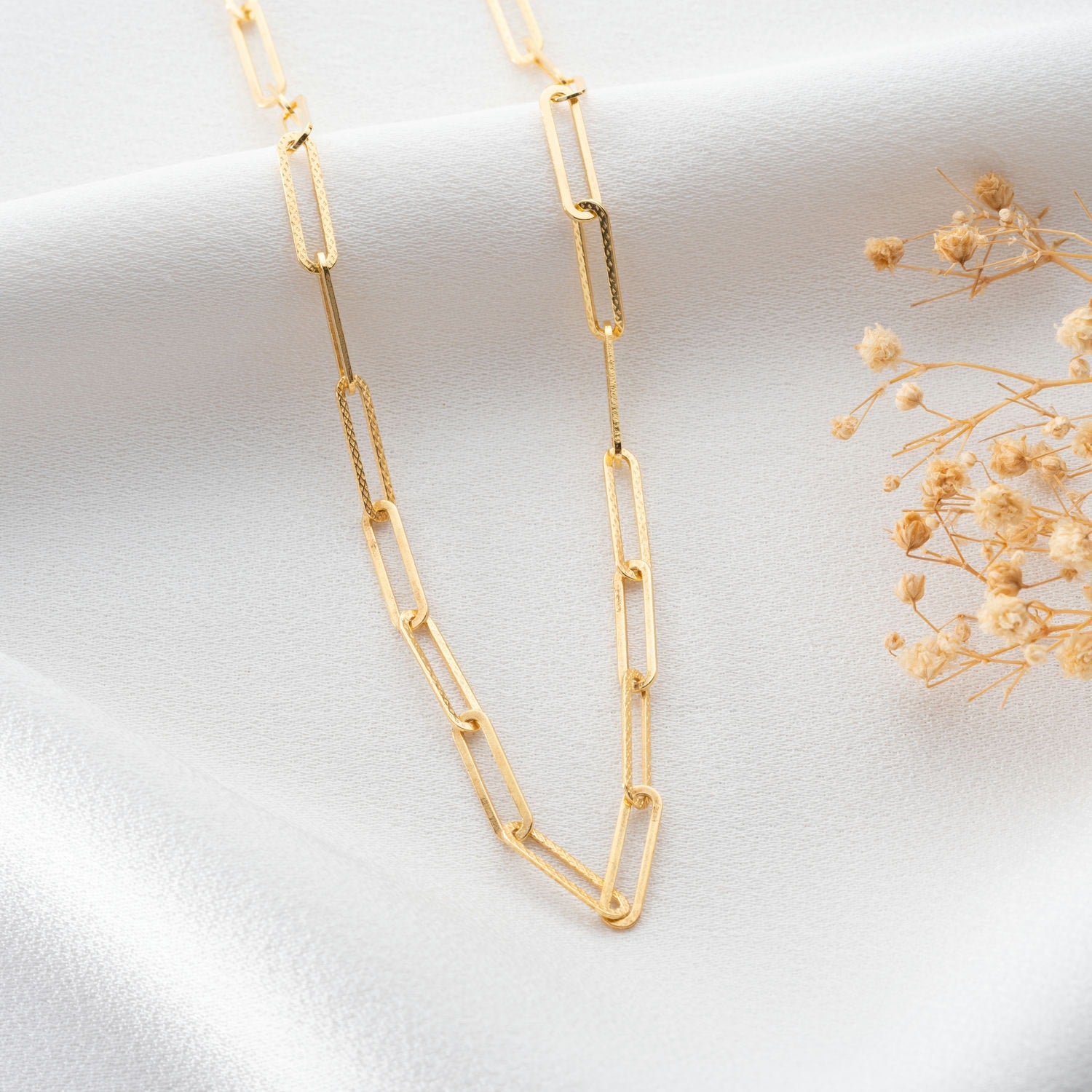 Textured Paperclip Chain Necklace