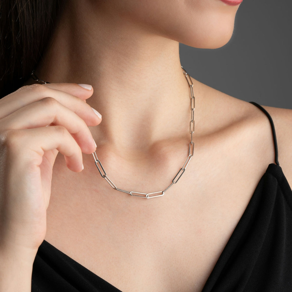 Textured Paperclip Chain Necklace